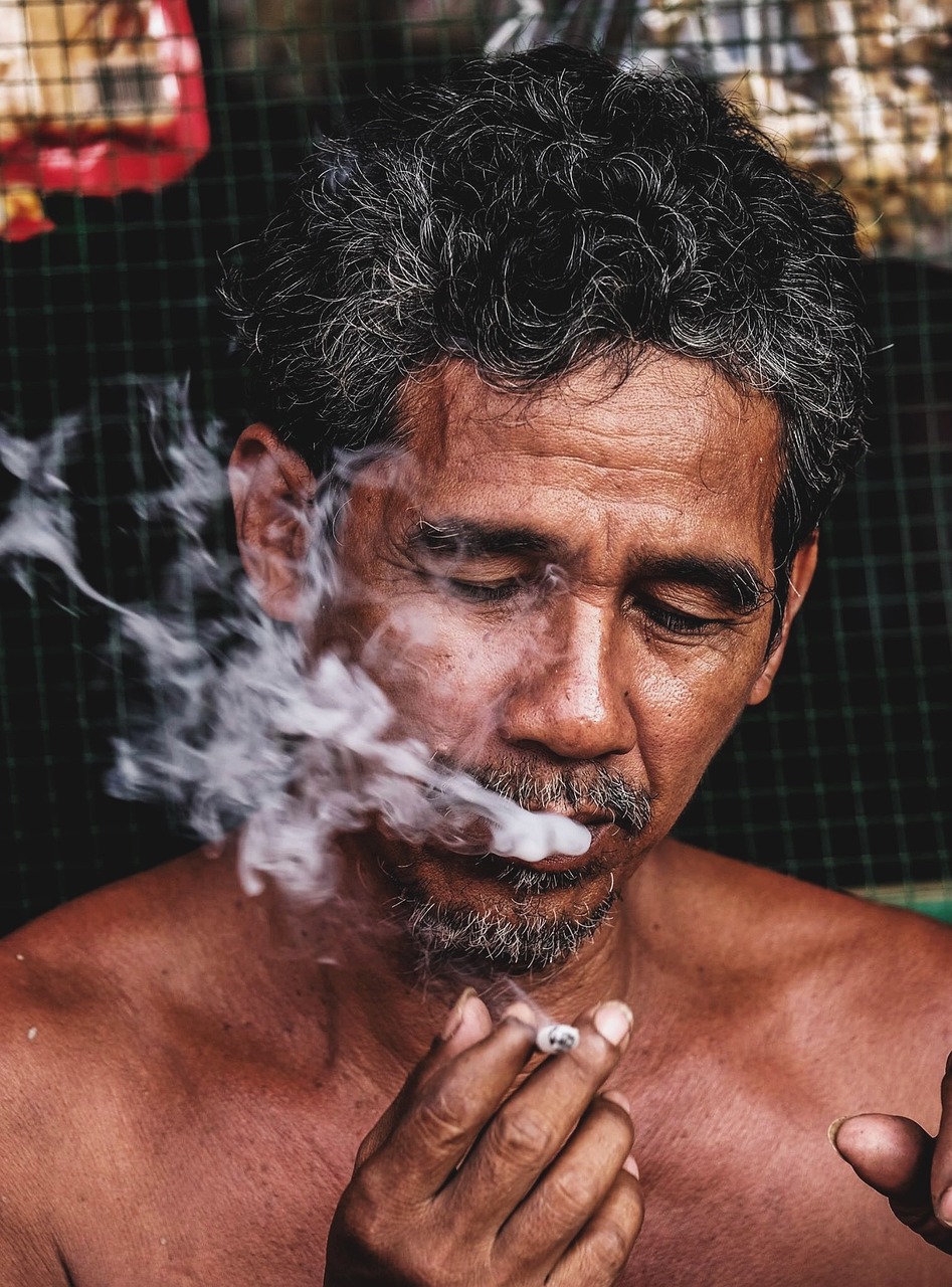 抽烟动漫头像男的独特魅力及其影响